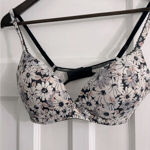 Body by Victoria’s Secret Bra